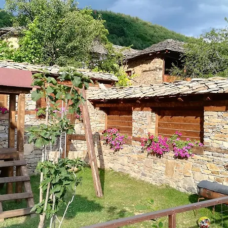 ゲストハウス семеен скендерова къща レシテン