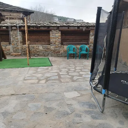 Семеен Хотел Скендерова Къща ゲストハウス 3*