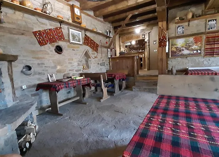 Семеен Хотел Скендерова Къща 3* レシテン