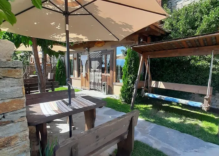 Семеен Хотел Скендерова Къща 3* レシテン