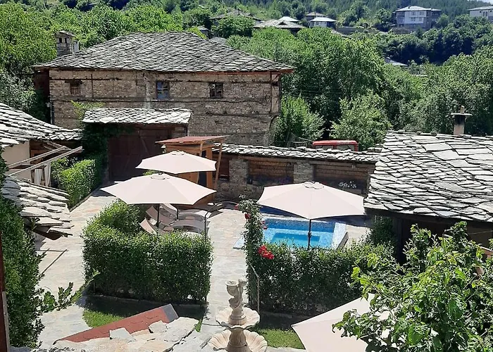 Семеен Хотел Скендерова Къща 3*