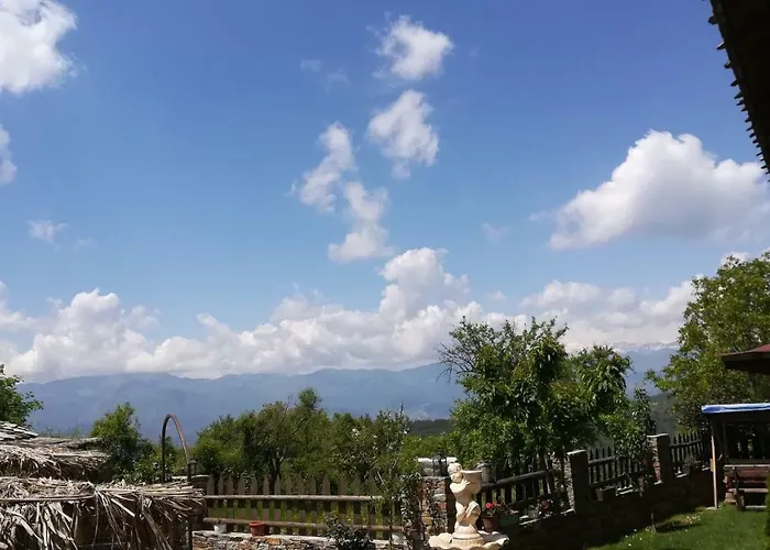 Семеен Хотел Скендерова Къща 3* レシテン