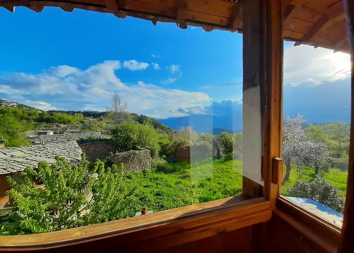 Къща за гости Spa&relax скендерова къща Лещен